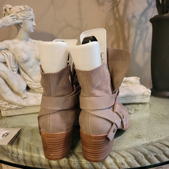 Ugg Elora Suede Ankle Boot in Nubuck size 8.5 #457 - Picture 7 of 16